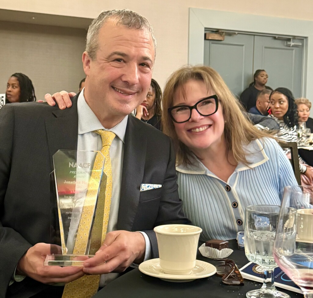 jonathan harris getting award in 2025.jpg