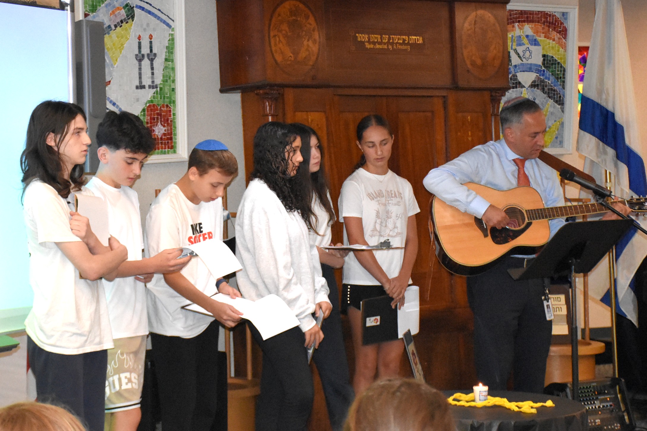 8th sings prayer.JPG